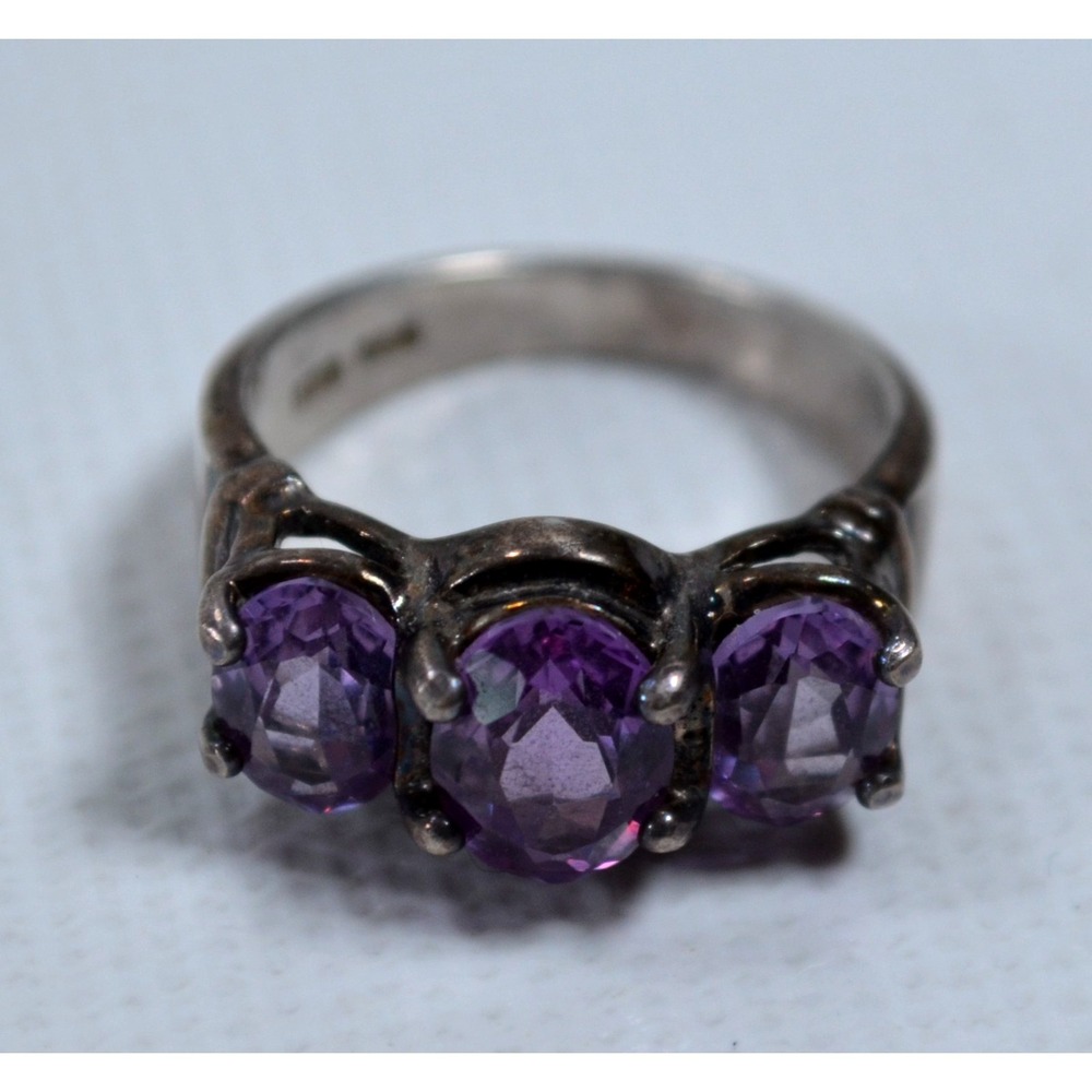 UTO‎ 925 Silver Tone Ring Size 5.5 3 Amethyst Stones